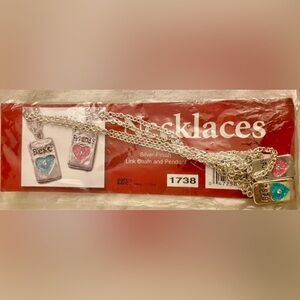 Brand new girls “Best friends” duo necklace set